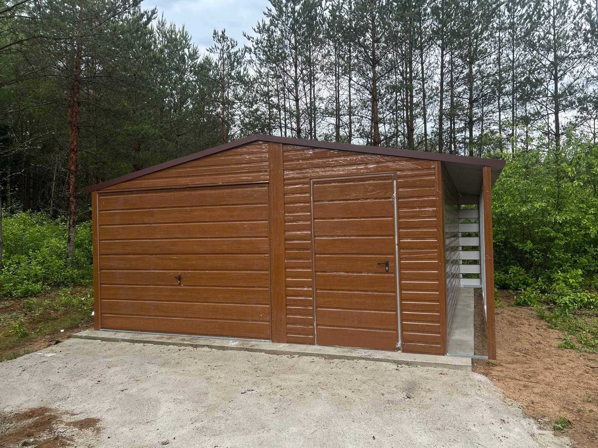 Garaż Blaszany 5×5 + Wiata panelowa 0.5×5 Dach Dwuspadowy Złoty Dąb