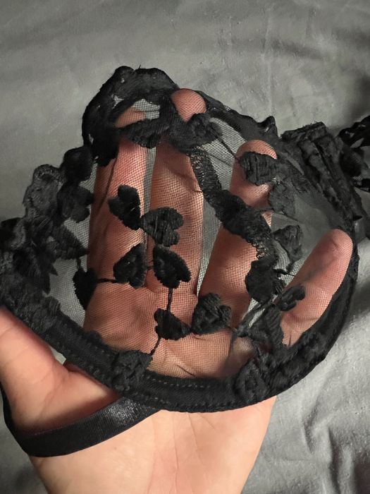 Комплект білизни , чорний кружевний. 80/85 В/С ( без трусиків)