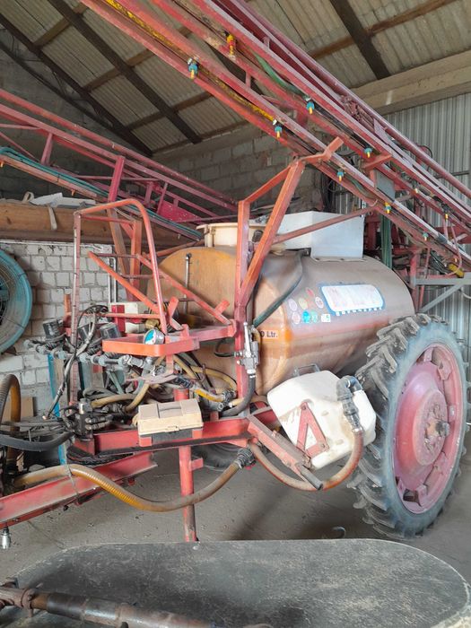 Opryskiwacz BLT 2000l. Likwidacja goposodarstwa.