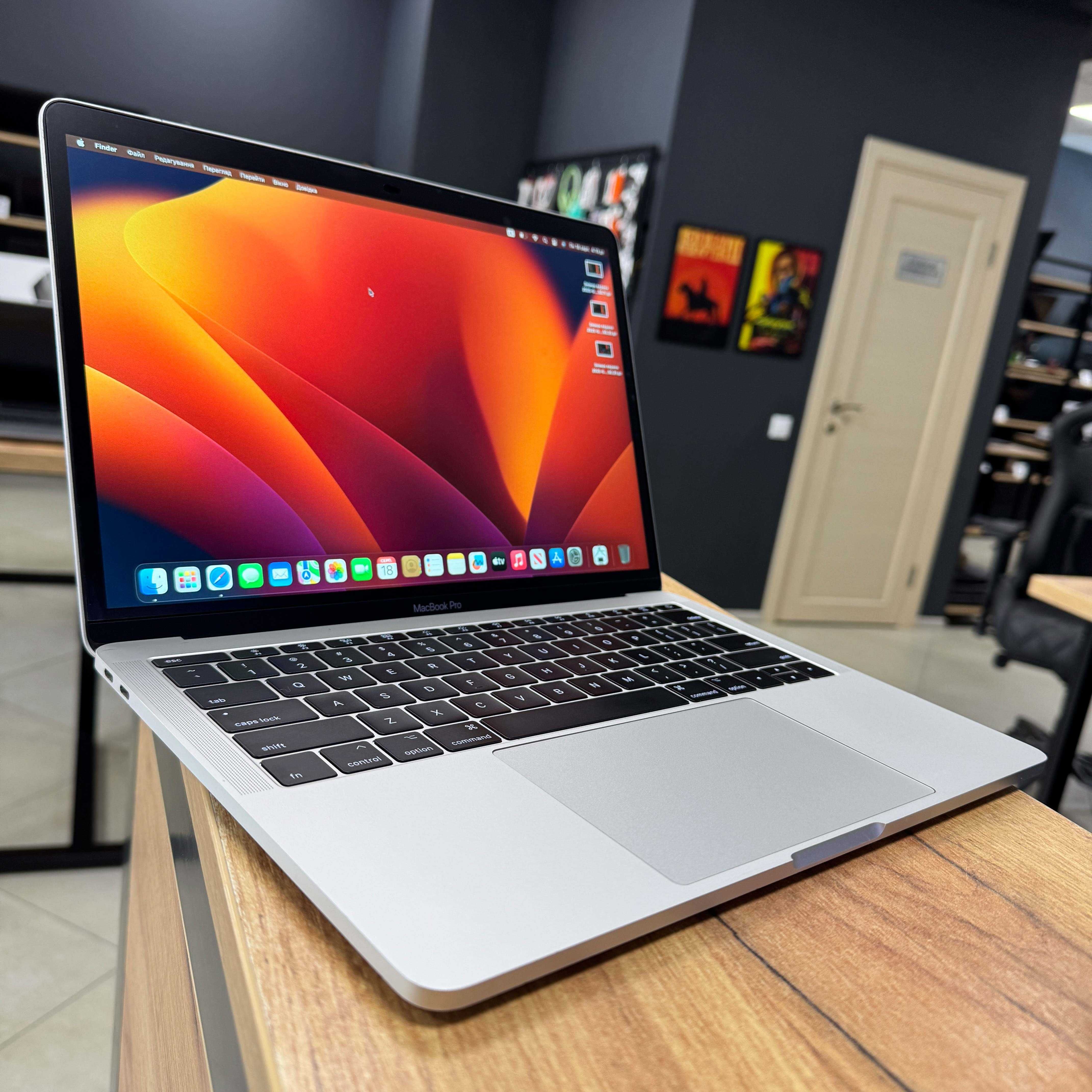 Ноутбук MacBook Pro [Retina, IPS] - i5 7360U/Iris Plus 640/128 GB SSD