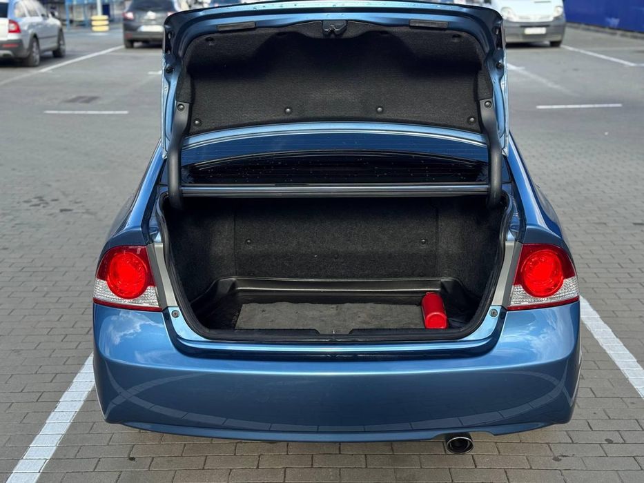 Honda civic.       Гібрид