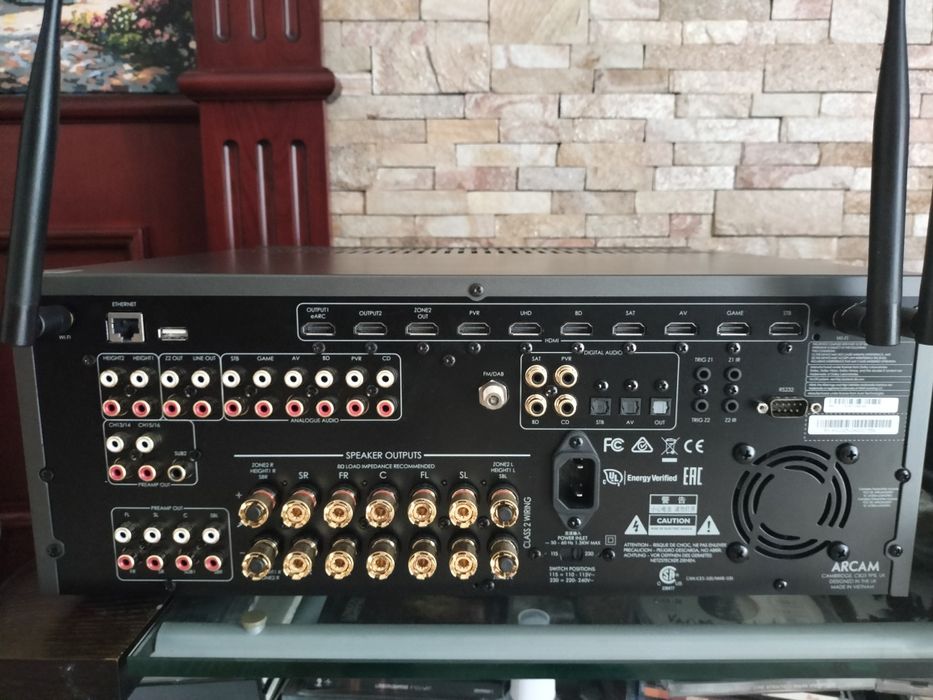 Топовий AV ресивер Arcam AVR 30