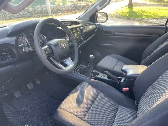 Toyota Hilux 2.4 D-4D 2WD CE CM
