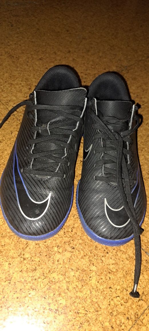 Chuteiras Nike em bom Estado