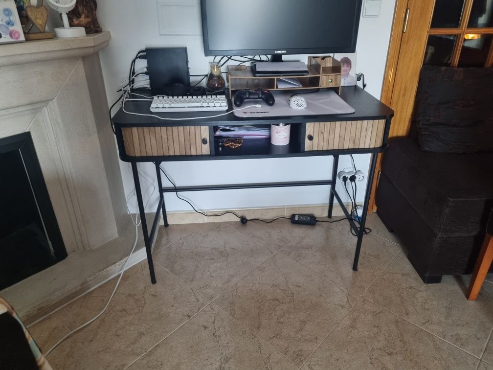 Secretaria aparador estante