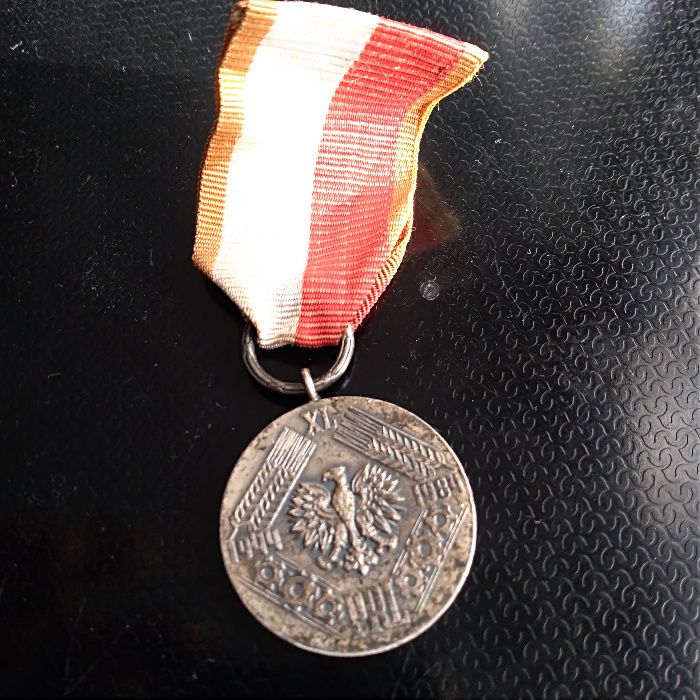 stary kolekcjonesrki medal walka PRACA SOCJALIZM XL 1944