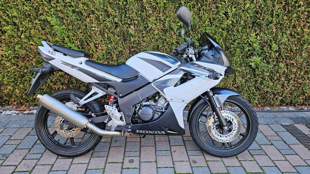 Honda CBR 125 WTRYSK 17tys. km JC 39