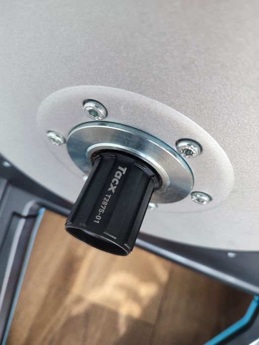 Trenażer rowerowy Tacx NEO 2 Smart