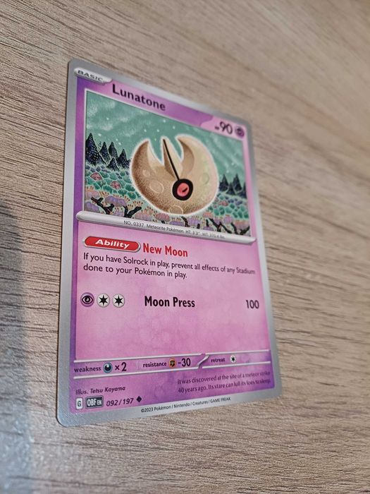 Carta Pokémon Lunatone #92
