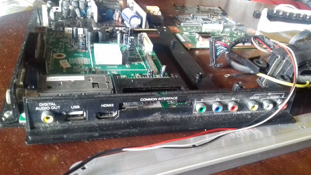 vendo tv marca crown desmontada para peças