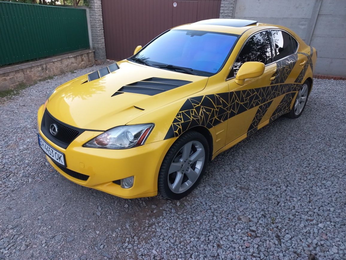 Lexus is 250 avtomat 4x4