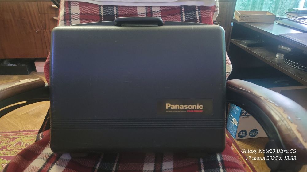 Відеокамера Panasonic NV-M7E