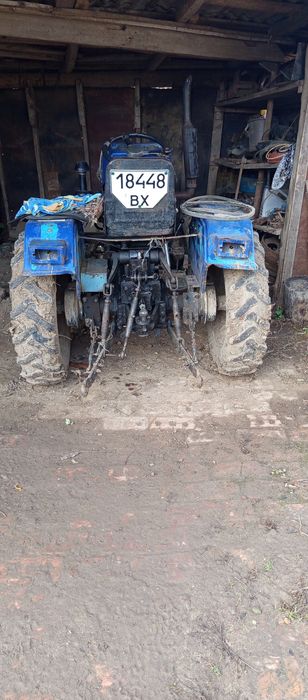 Продам два трактори