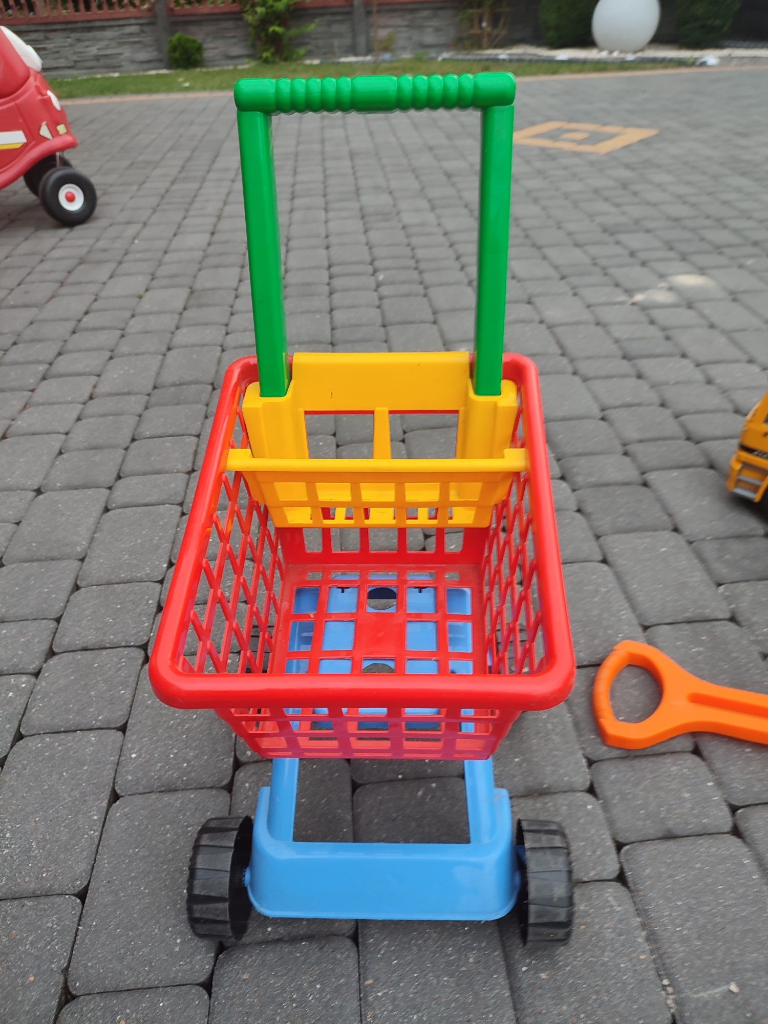 Wózek koszyk na zakupy dla dzieci