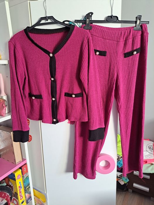 Komplet dla dziewczynki 140-146 sweterek spodnie