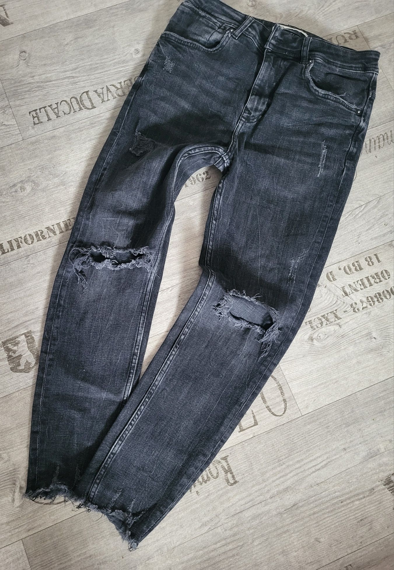 Spodnie jeansy ZARA  38 30x30  dziury