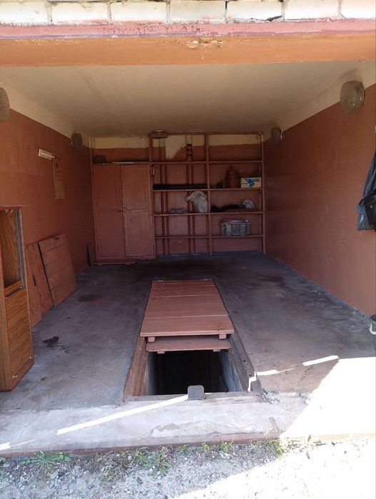 Гараж капітальний