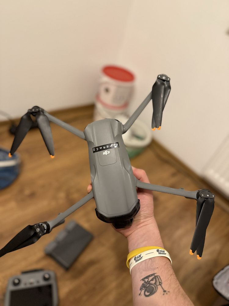 DJI AIR 3 FMC + smart controler + walizka