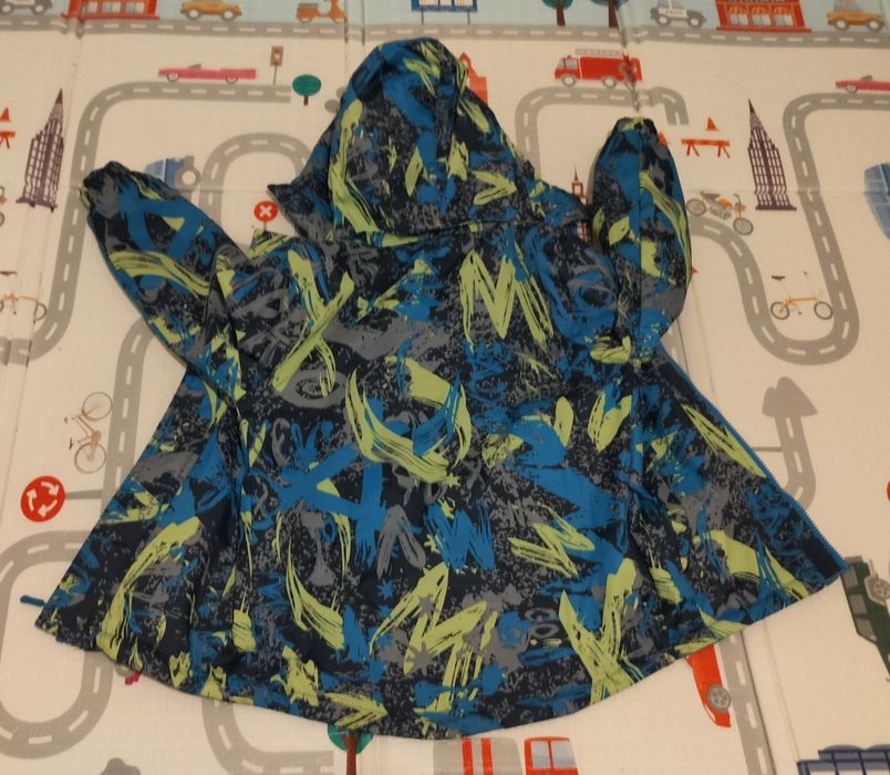 Демісезонна куртка на хлопчика 8-10 років