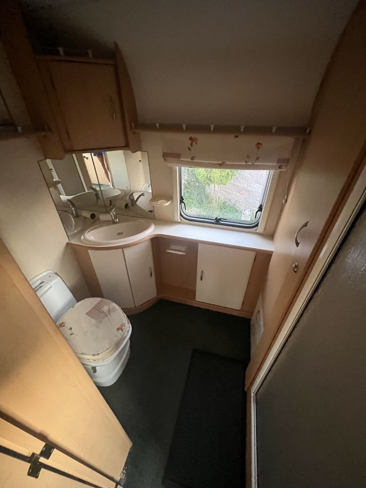Przyczepa Coachman Amara 520/4 rok 2006, przedsionek