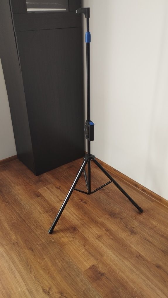 Zestaw Projektor Philips wraz z ekranem i stojakiem