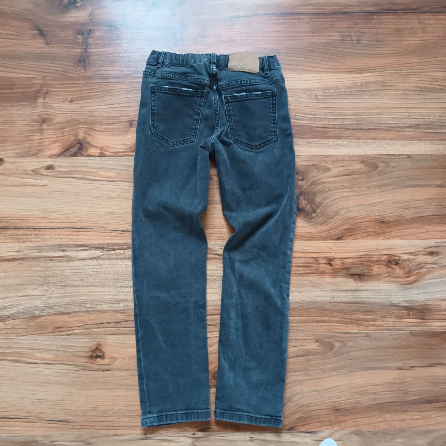 Spodnie 134 ZARA szare jeansy rurki chłopięce