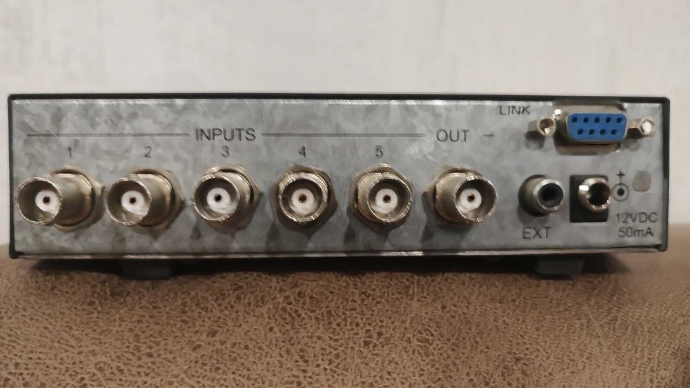 Коммутатор видео-аудио Kramer VS-55V Composite Video Balanced Coaxial