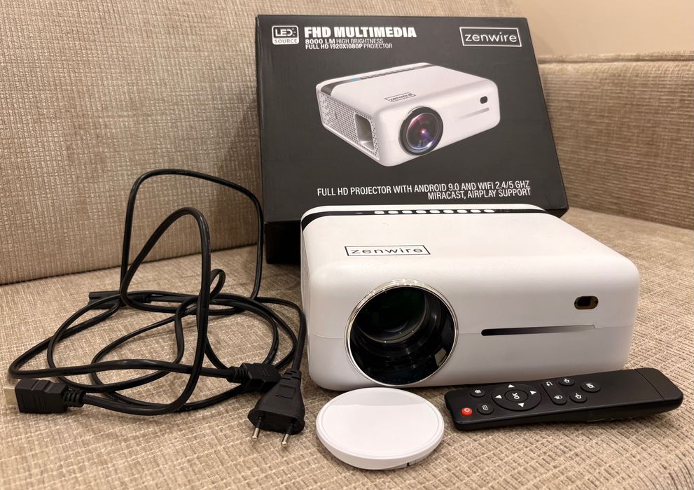 Projektor Zenwire E520H prawie nowy