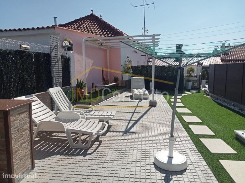 ️Moradia Térrea || T3 || Campo || Tomar||️
️️Pacata aldeia com ape...