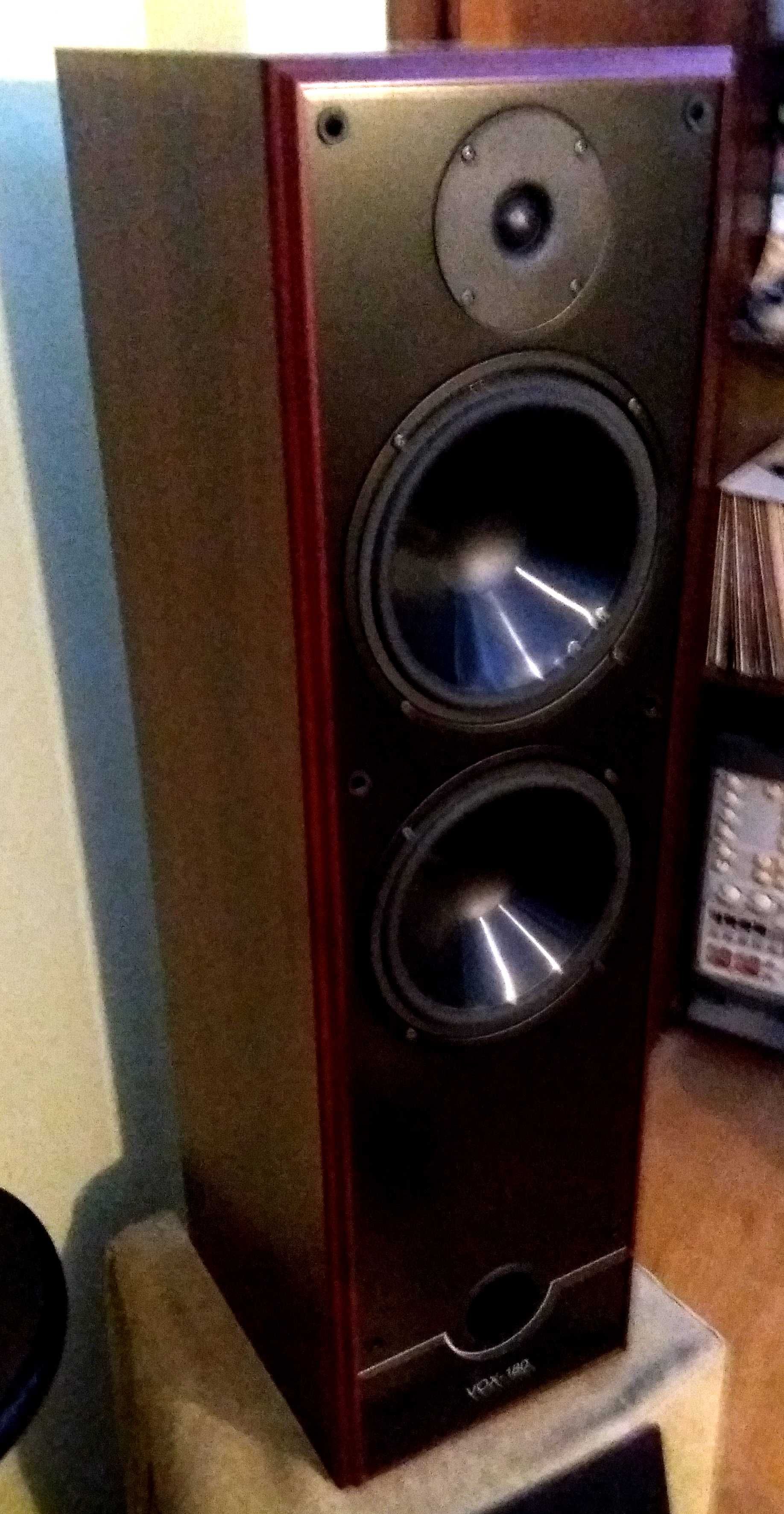 Акустика SONOVOX VOX-180  пара