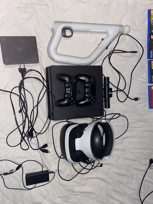 Продам консоль Ps4+Vr