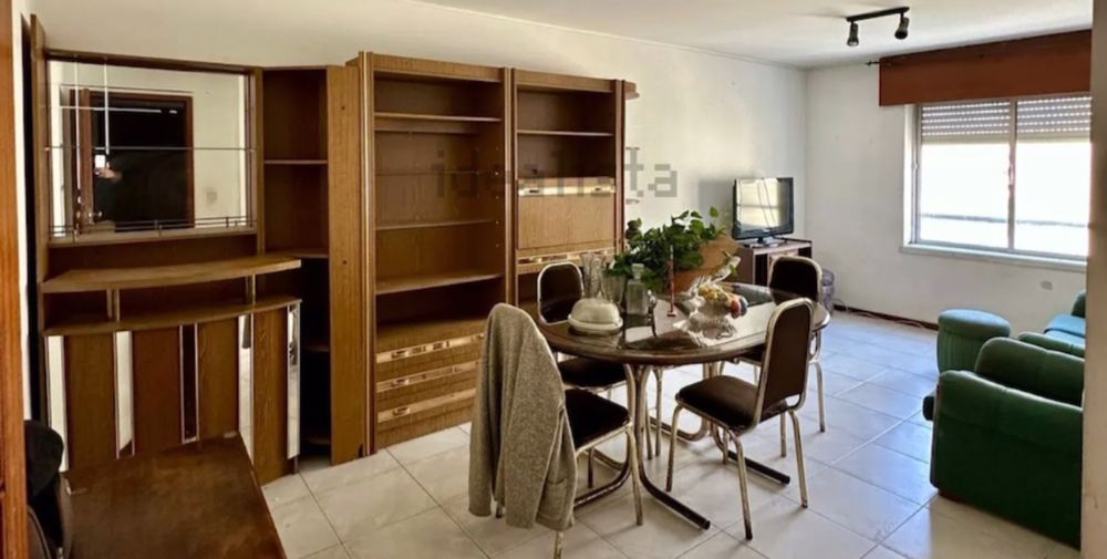Mobilia de quarto e sala