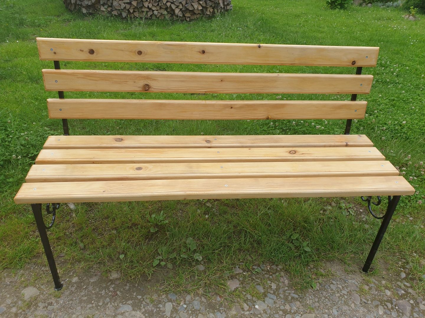 Міцна лавка довжиною 1,6м. Нова