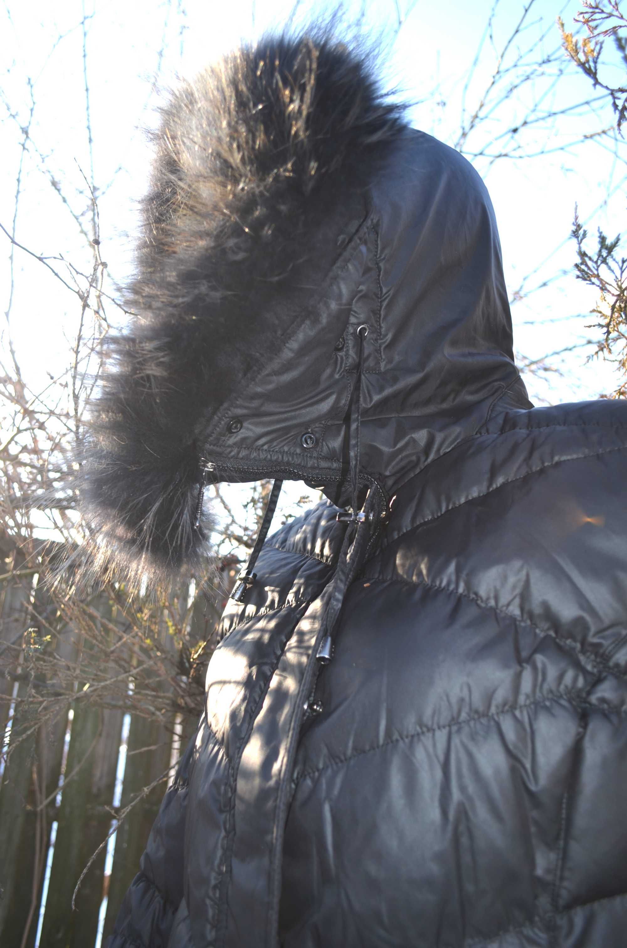 Куртка пуховик с натуральным мехом енота