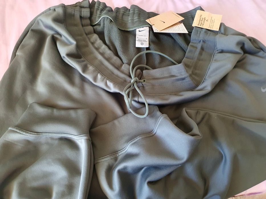 Спортивні термоштани Nike