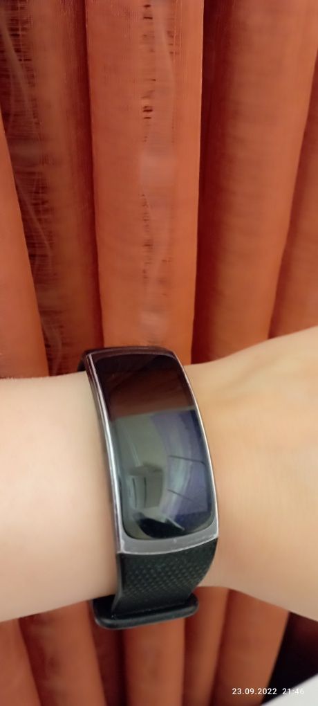 Gear Fit 2 Samsung  Смарт годинник