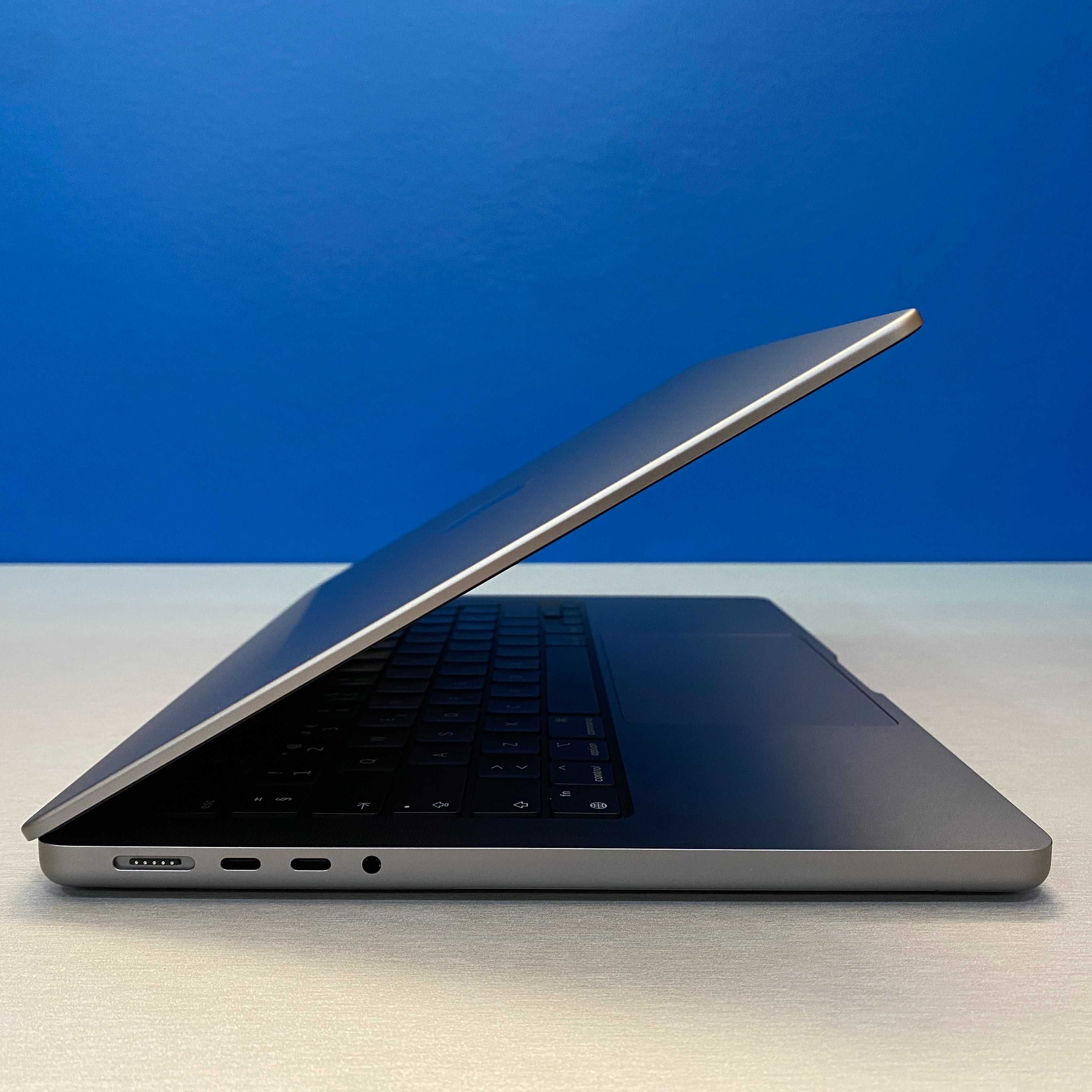 Apple MacBook Pro 14" (Late 2023) - M3 8-Cores/8GB/1TB SSD