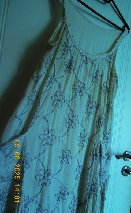 Biała Koszula Nocna z wyszywanym haftem na ramiączkach rozm. 42/44