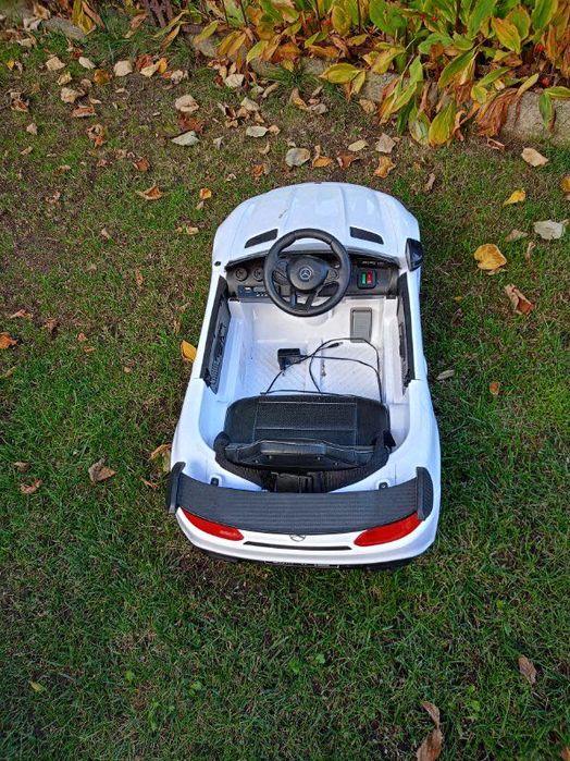 Sprzedam samochód dla dziecka Mercedes