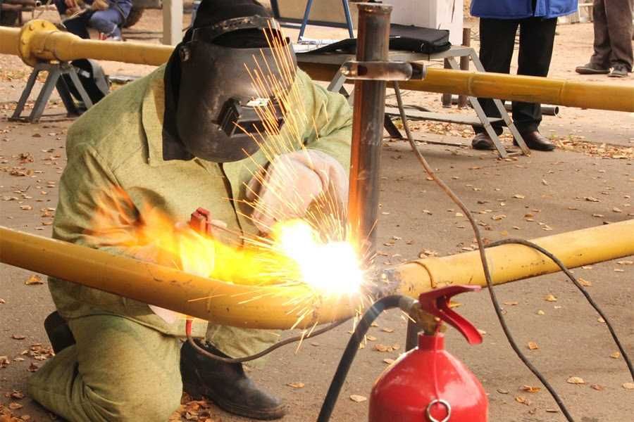 Зварювальник (сварщик) з виїздом на об'єкт. Оплата за розхідники