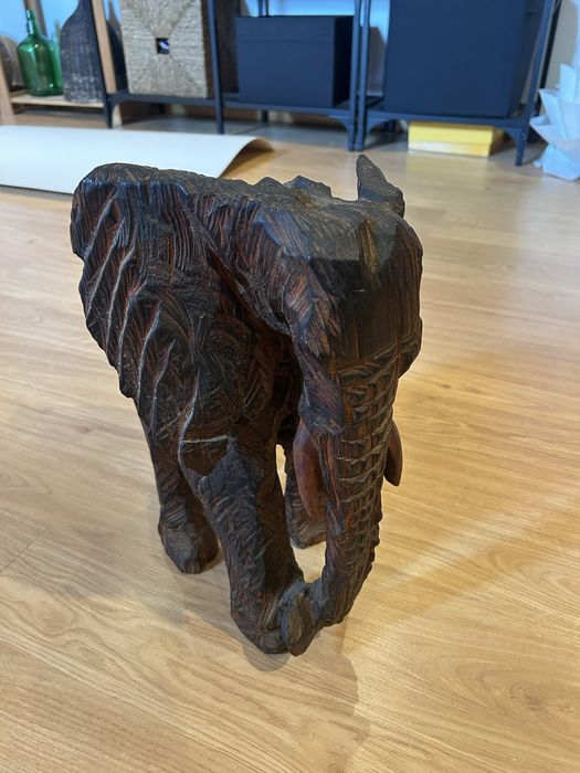 Elefante de madeira
