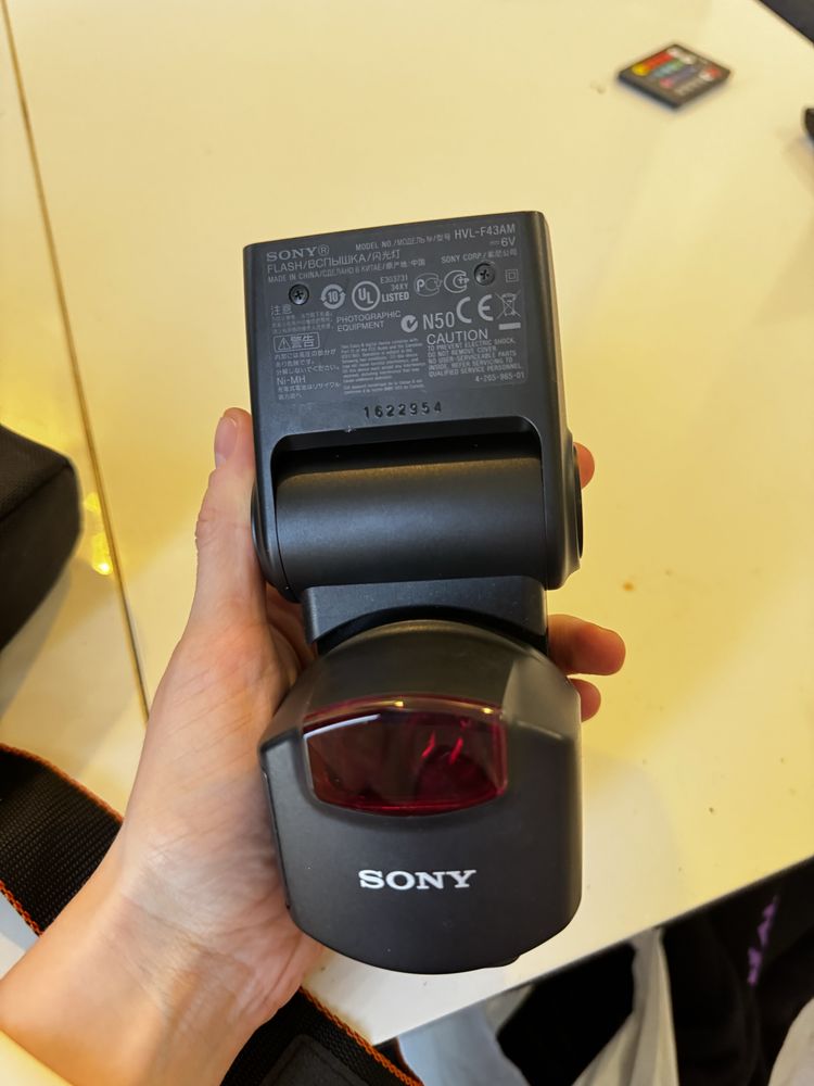 Sony a550 alpha 550 zestaw lampa obiektyw sigma 70-300 torba
