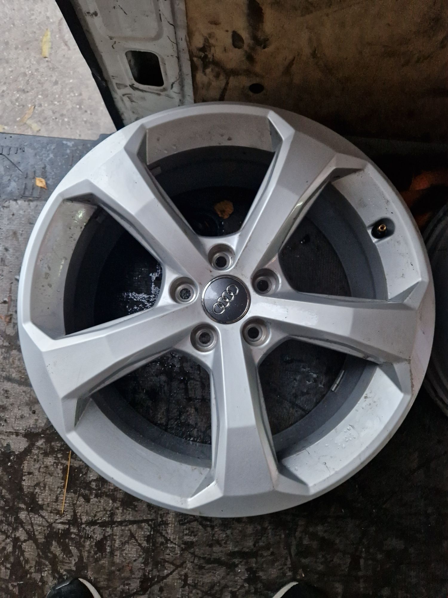 Oryginalne Felgi Audi 18cali 8J 5x112 ET39 66,6