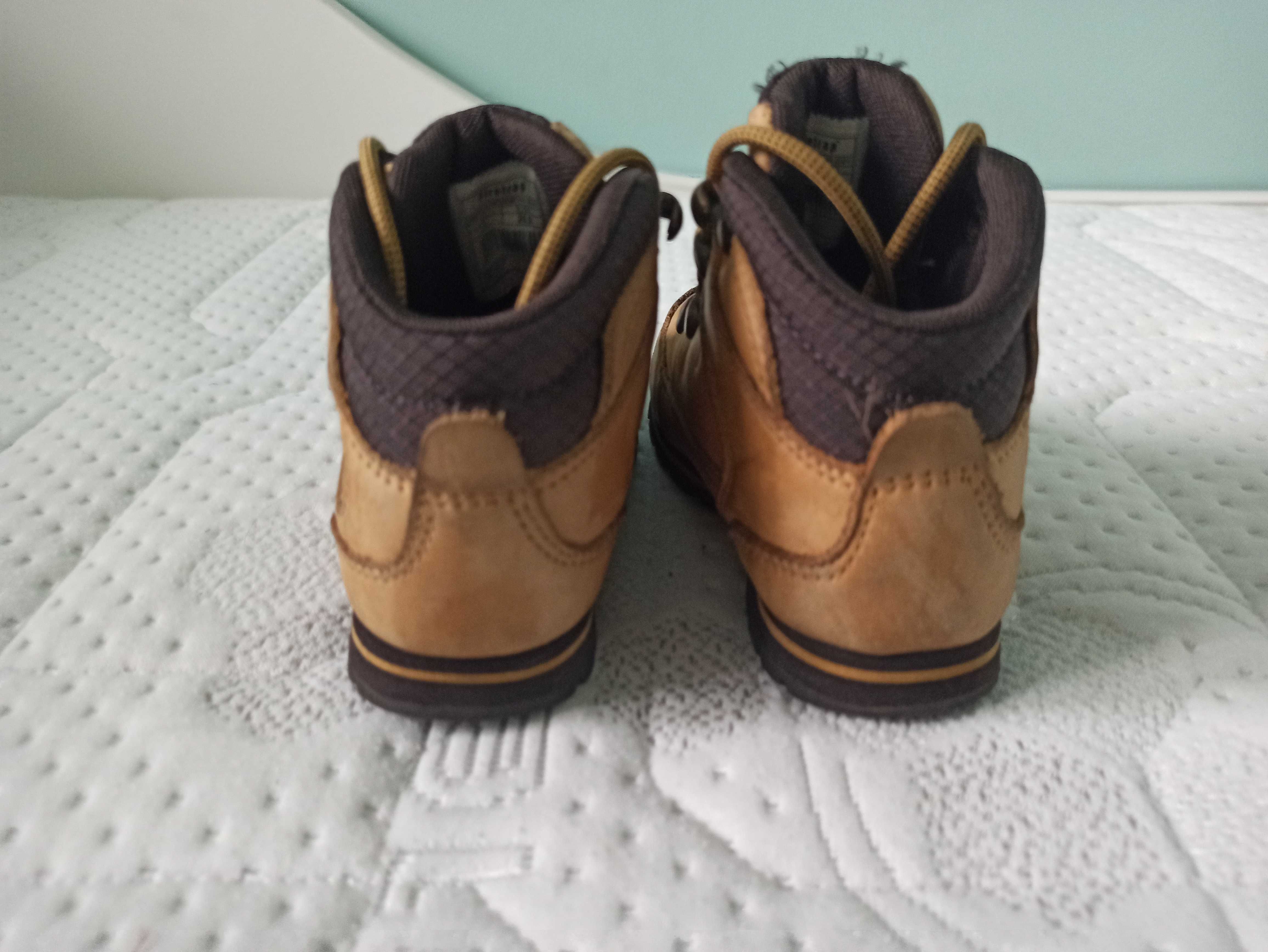 Trapery Firetrap camel wiązane skóra r. 25,5