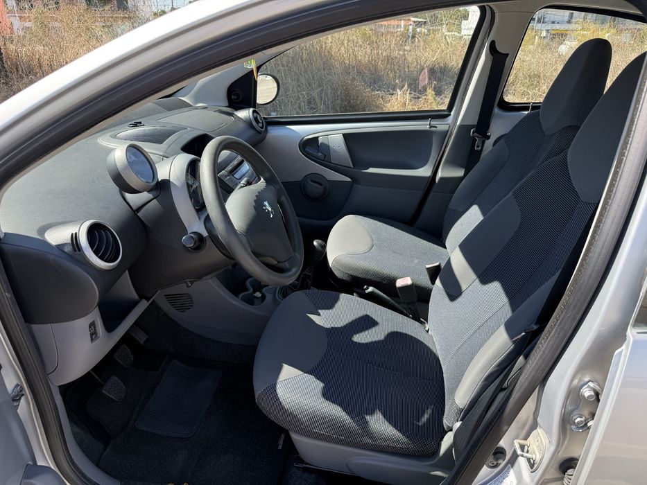 Peugeot 107 - Ano 2008
