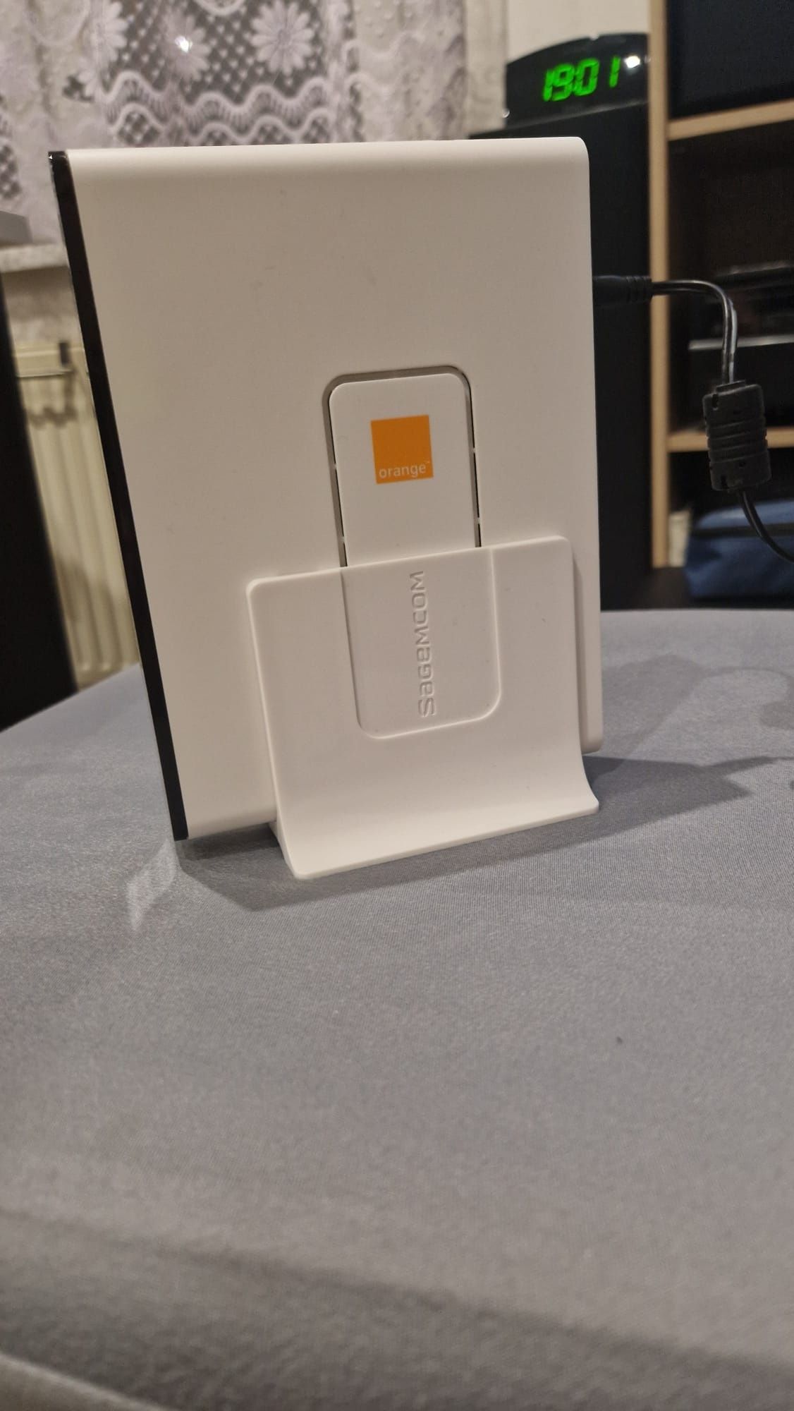 Router z modemem Wi-Fi Sagemcom Fast 2704