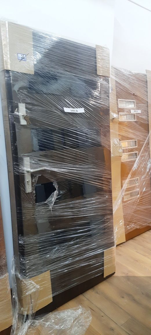 Drzwi zewnętrzne od ręki Mikea Porta Doorsy