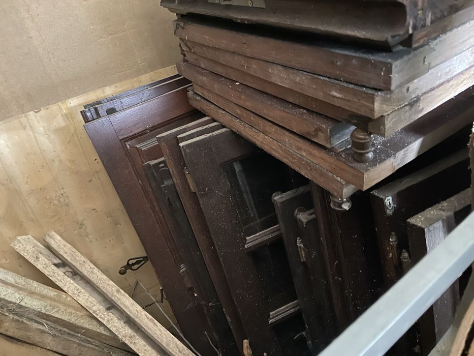 DOU Janelas madeira c/vidro