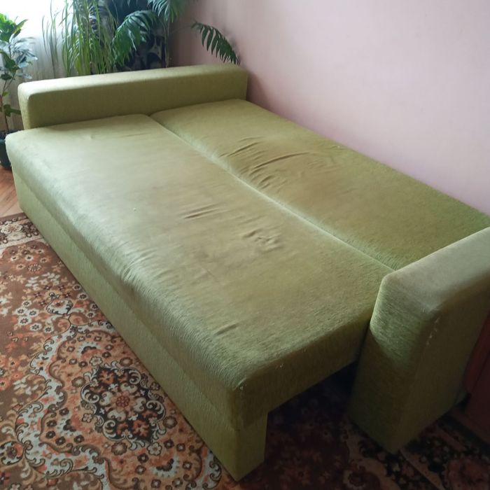 Диван розкладний.