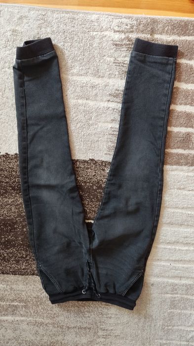 Czarne joggery chłopięce rozm.164